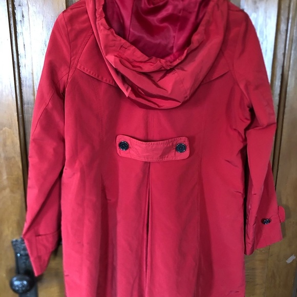 Lands' End Lined Red Trench Coat with High Collar and Hood - Picture 4 of 14